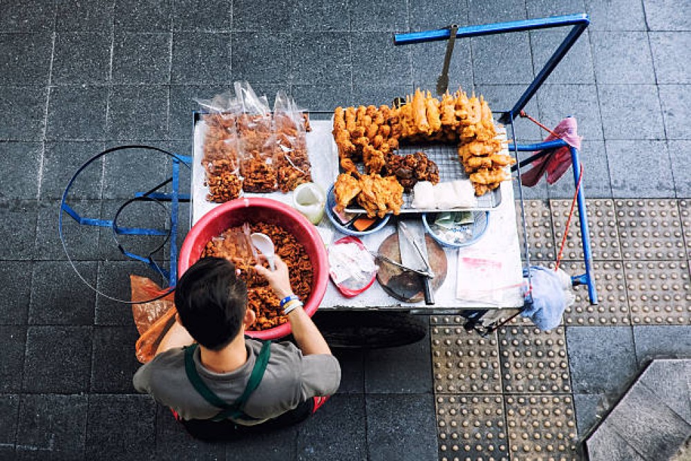 Phnom Penh: Street Art & Food Tour by Tuk-Tuk | ®ExcursionMania