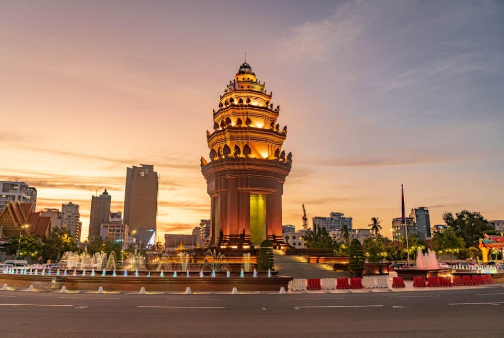 Phnom Penh: City Tour by Tuk Tuk | ®ExcursionMania