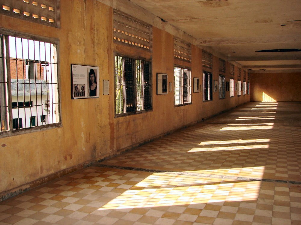 Khmer Rouge In Depth: Tuol Sleng Museum & Killing Fields | ®ExcursionMania