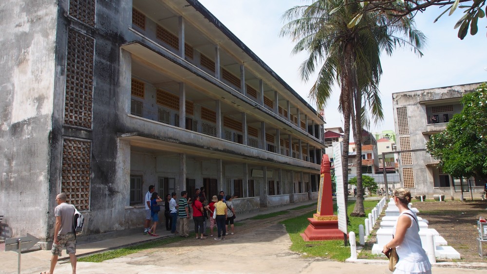 Khmer Rouge In Depth: Tuol Sleng Museum & Killing Fields | ®ExcursionMania