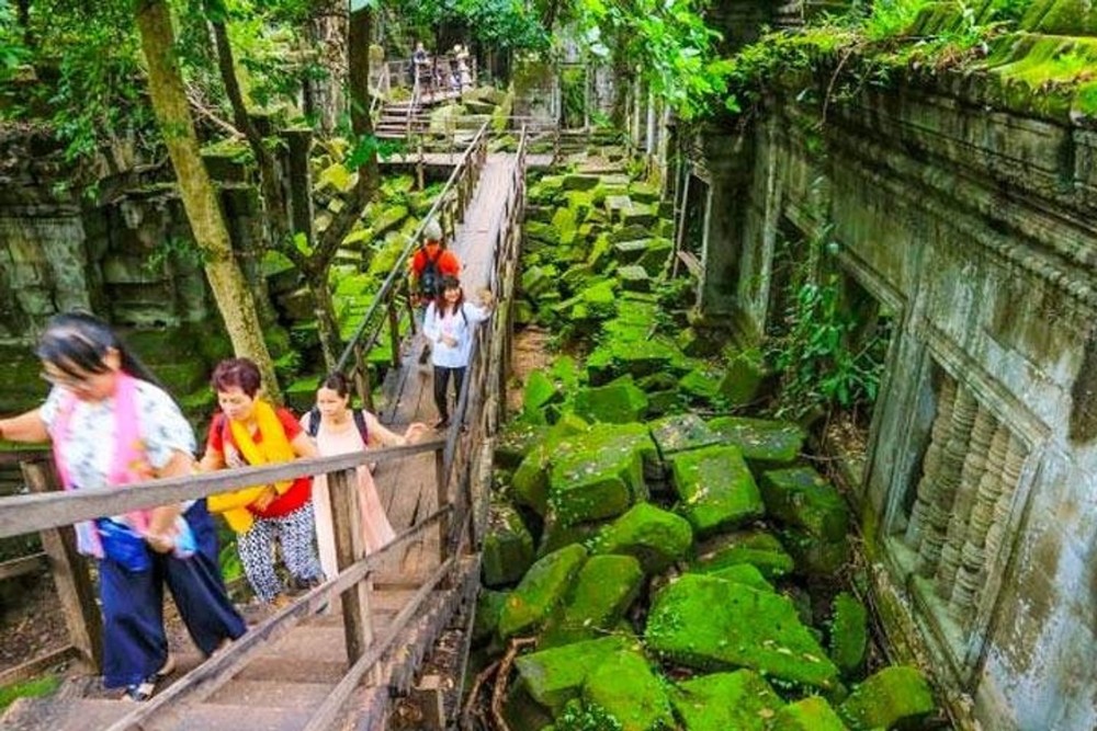 Koh Ker & Beng Mealea Temple Guided Tour | ®ExcursionMania