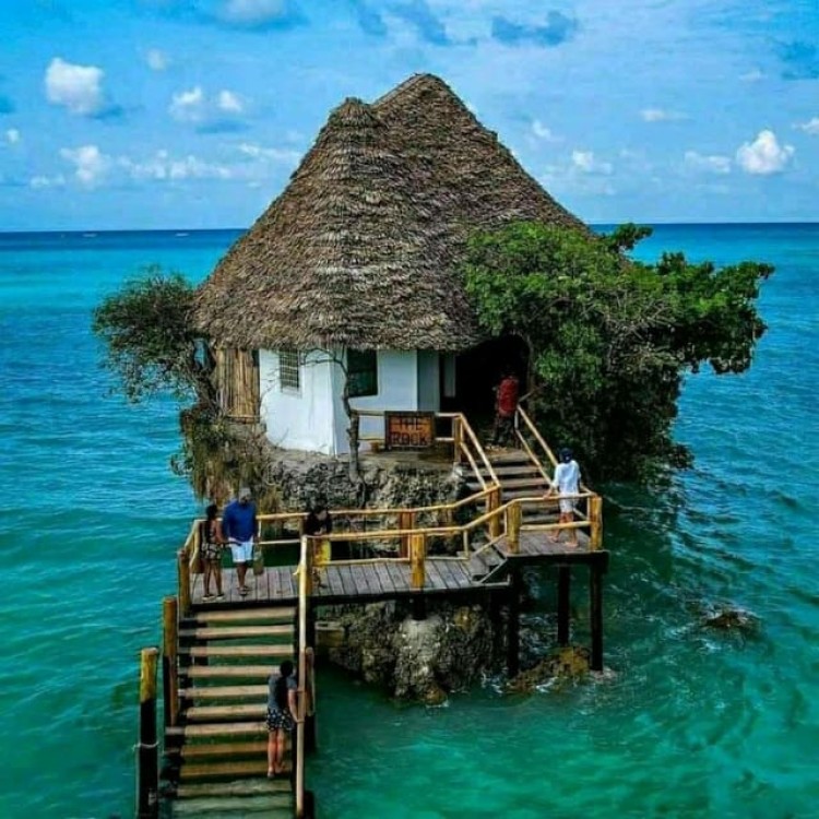 Kuza Cave Tour, Blue Lagoon, The Rock Restaurant, Paje Beach | ®ExcursionMania
