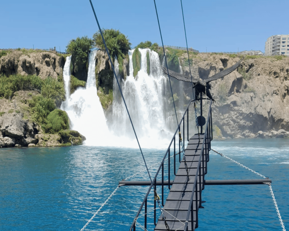 Antalya: Relax Boat Trip with Lunch to the Duden Waterfall | ®ExcursionMania