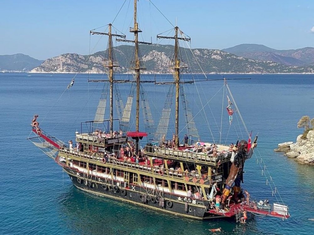 Marmaris: Marmaris Big Boss Diamond Pirate Boat Trip | ®ExcursionMania