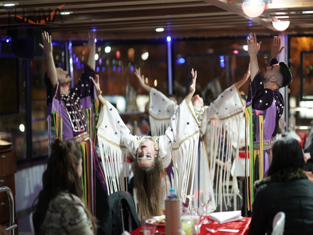 Istanbul: Turkish Night on the Bosphorus Dinner Cruise | ®ExcursionMania