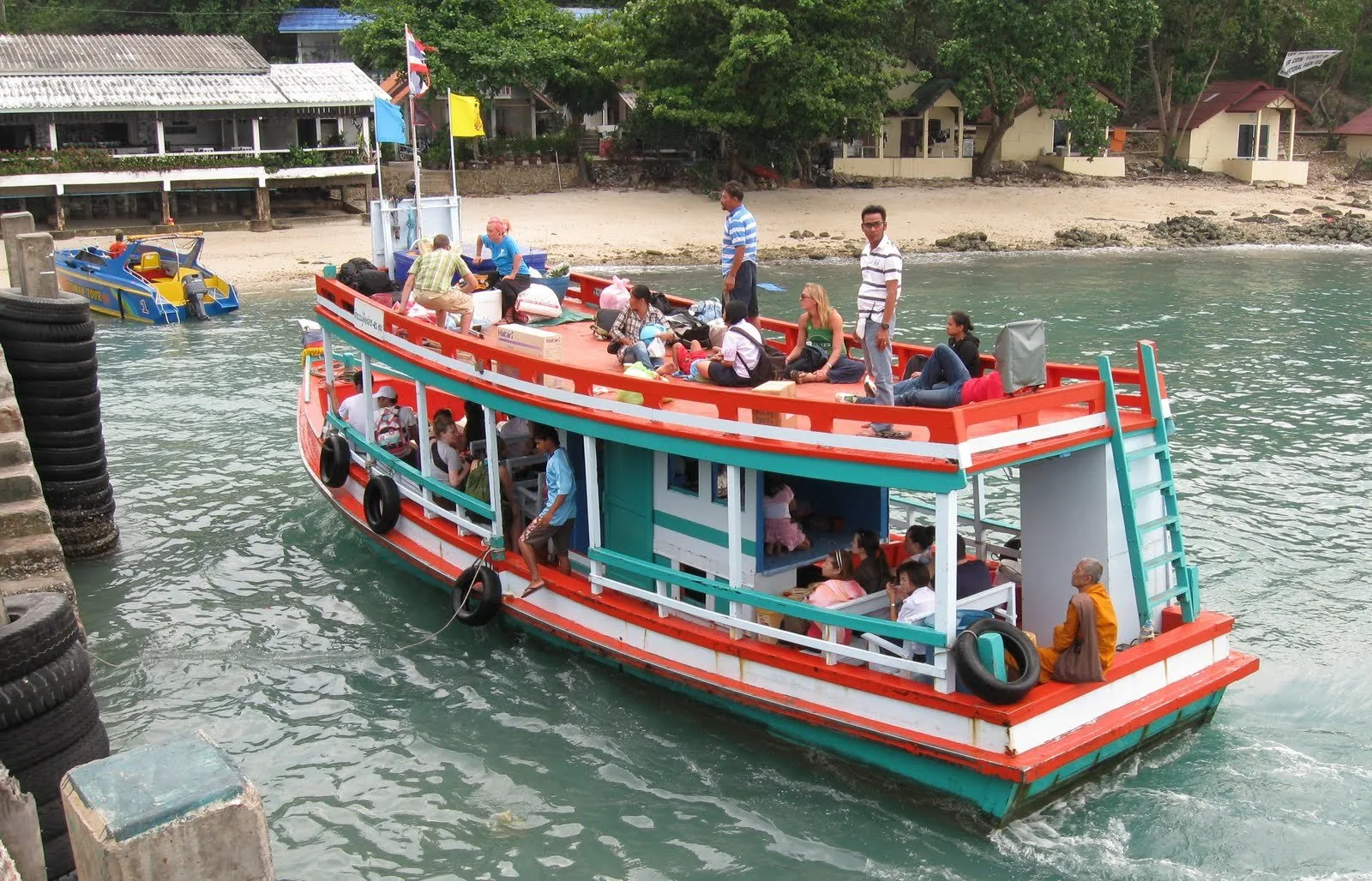 Ko Samet: Airport Transfer to Pier Ban Phe | ®ExcursionMania