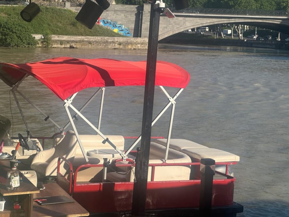 TBILISI: Private, exclusive Boat Ride & with Welcome Drink | ®ExcursionMania