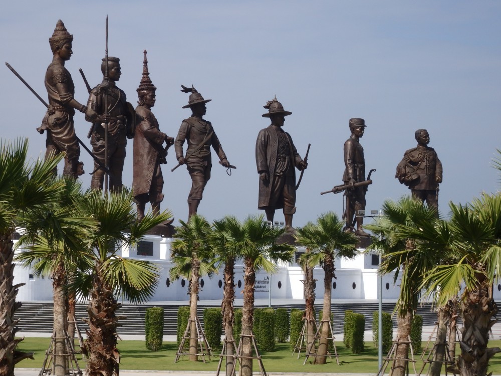 Hua Hin: One Day City Tour | ®ExcursionMania