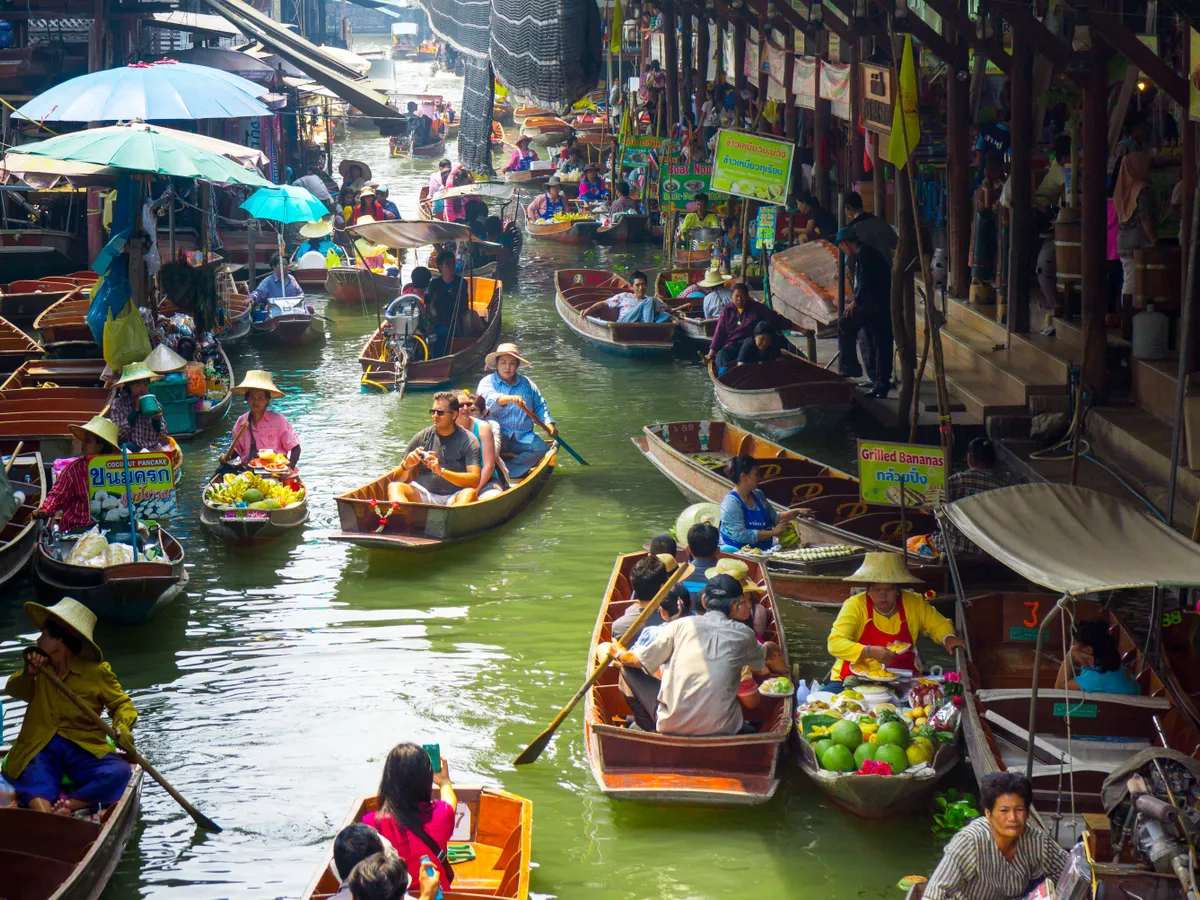 Boat Tour of Damnoen Saduak Floating Market | ®ExcursionMania