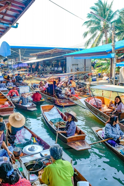 Boat Tour of Damnoen Saduak Floating Market | ®ExcursionMania
