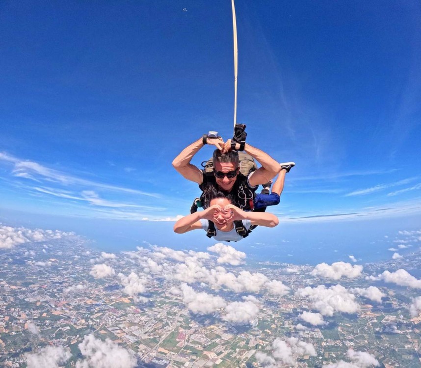 Pattaya: Skydiving with an Ocean View | ®ExcursionMania