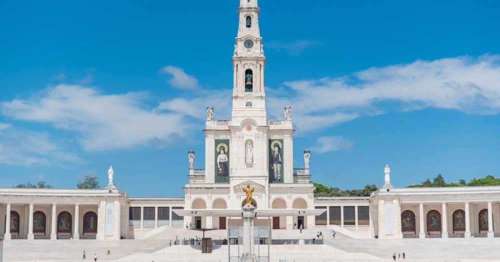 From Lisbon: Obidos, Nazaré and Fátima | ®ExcursionMania