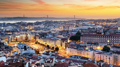 Lisbon Coast Tour: Paradise Beaches & Famous Beach Bars | ®ExcursionMania