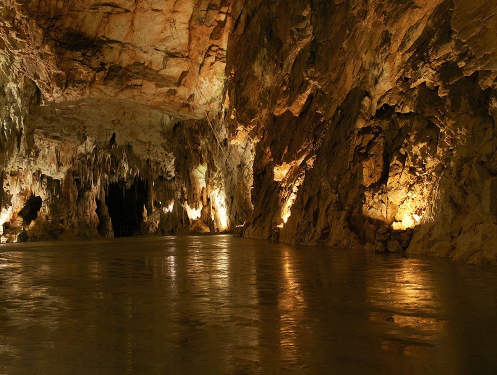 Zlatibor tour - Gold gondola, Stopic cave, Sirogojno & falls | ®ExcursionMania