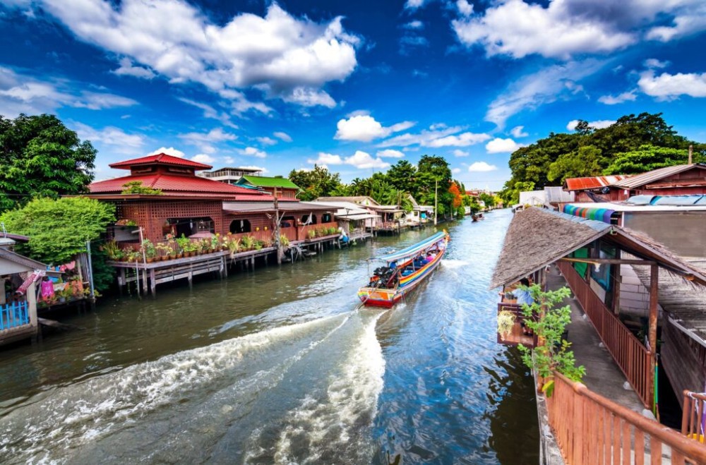 Damnoen Saduak Floating Market