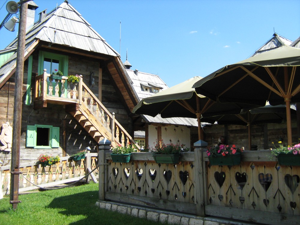 From Belgrade: Mokra Gora Sargan 8 train,Mecavnik & Zlatibor | ®ExcursionMania