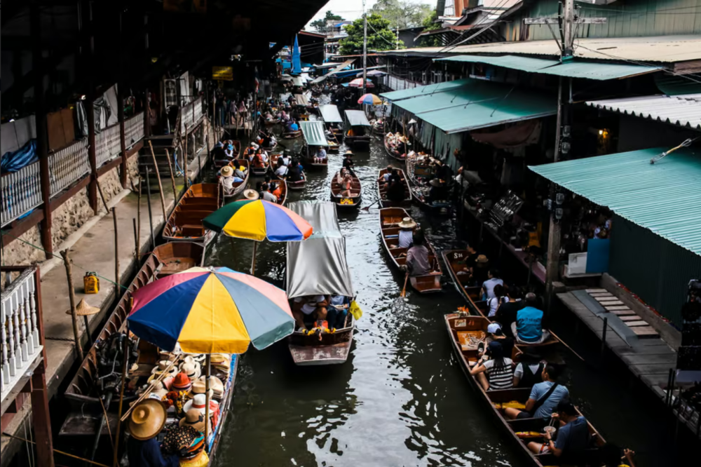 Bangkok: Maeklong Train Market & Floating Market Day Tour | ®ExcursionMania