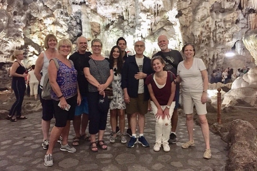 Halong Join-in 4 Hours Cruising Cave visit, Kayak and Seafood Lunch | ®ExcursionMania