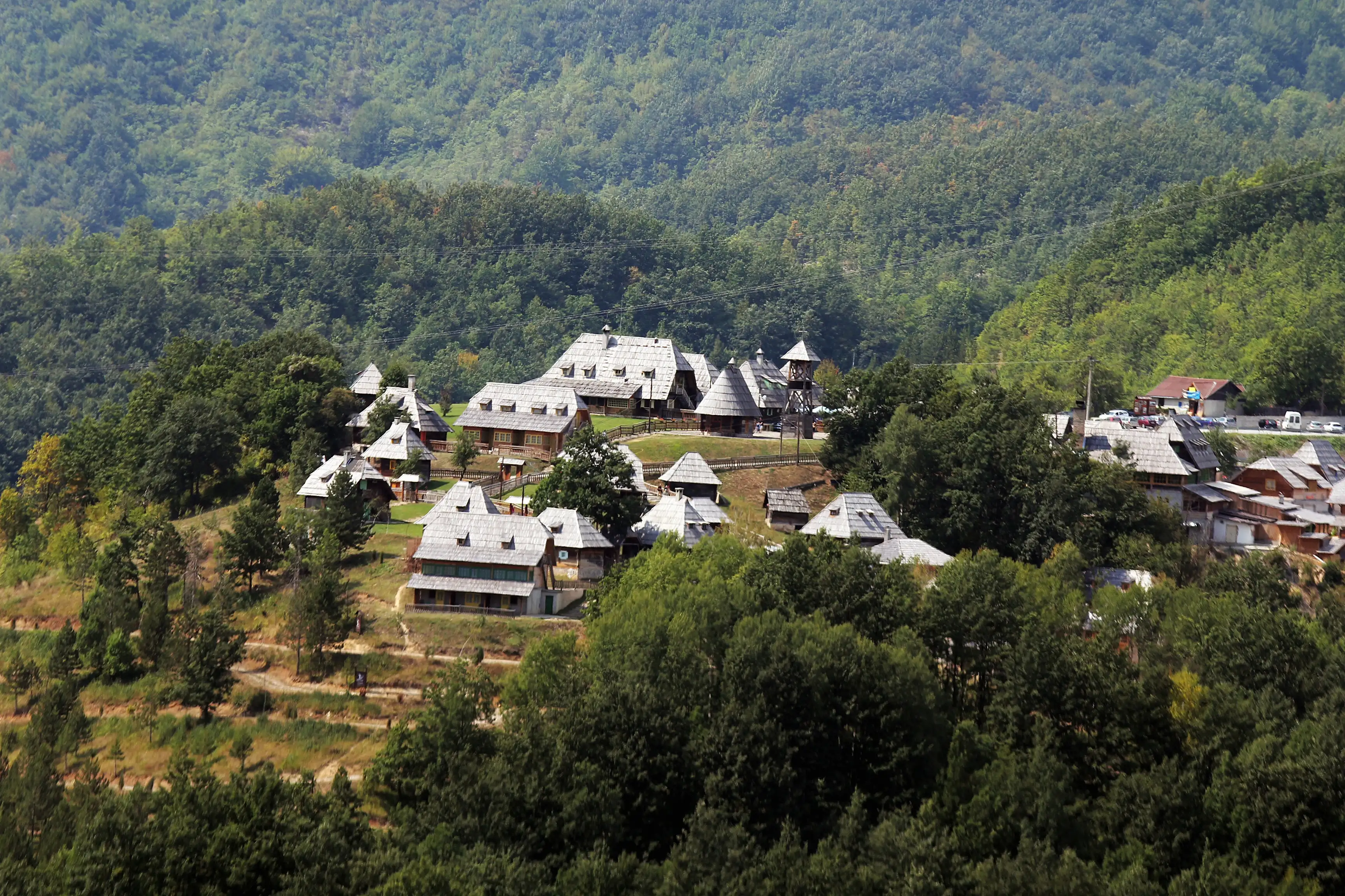 Belgrade: Best of West Drina House, Drvengrad and Sargan 8 | ®ExcursionMania