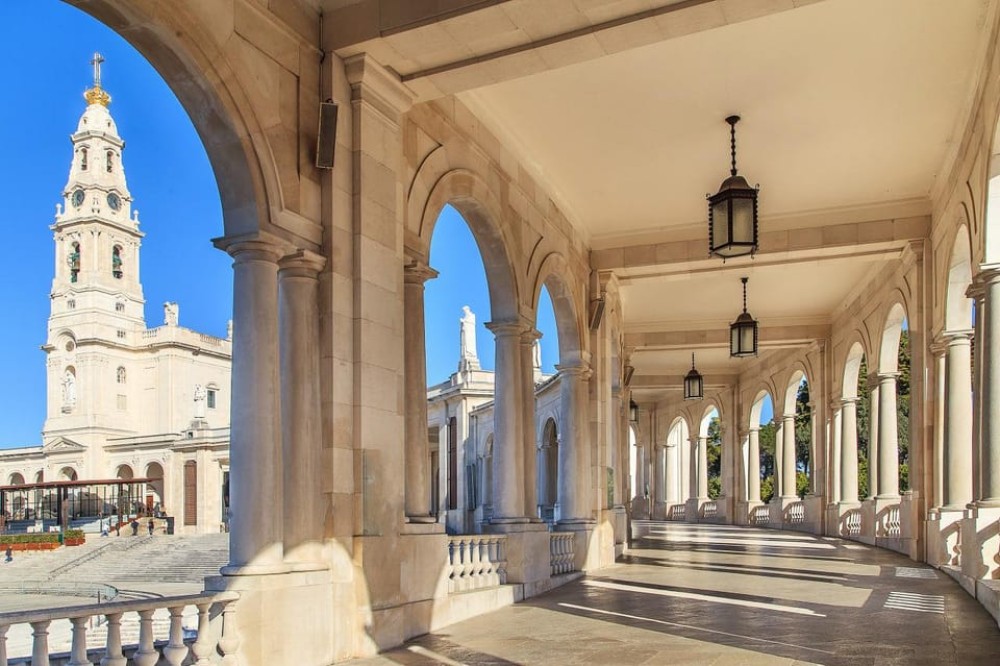 From Lisbon: Fatima, Batalha, Nazare, Obidos - Small Group | ®ExcursionMania
