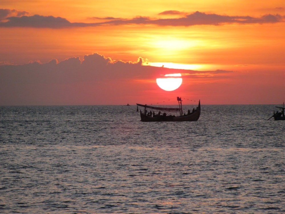 Bali: Lovina Sunset Tour With Snorkeling Experience | ®ExcursionMania