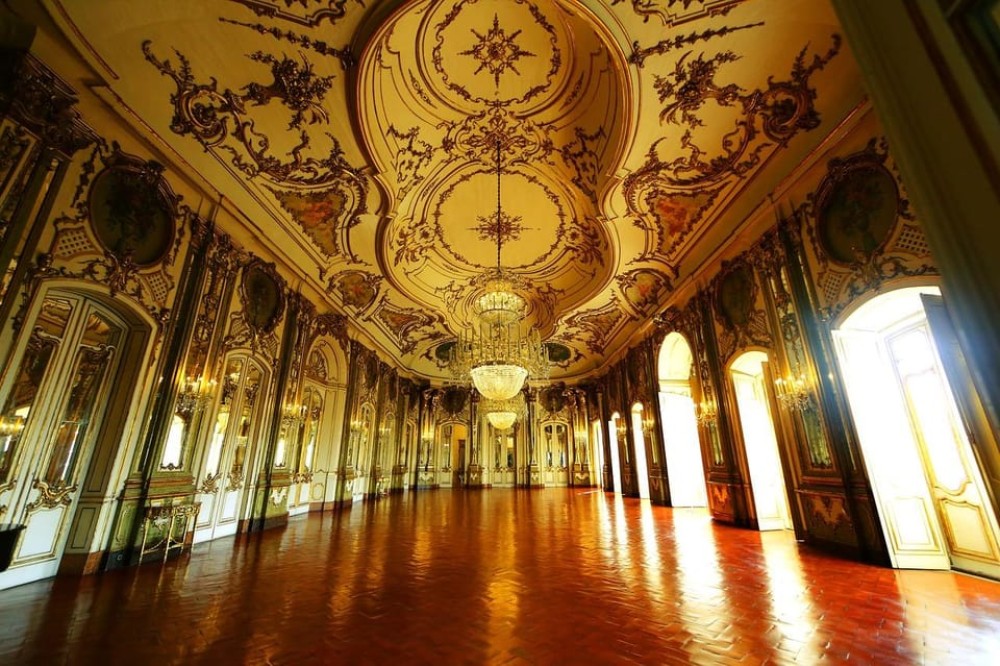 From Lisbon: Palacio Nacional de Queluz Private Tour | ®ExcursionMania