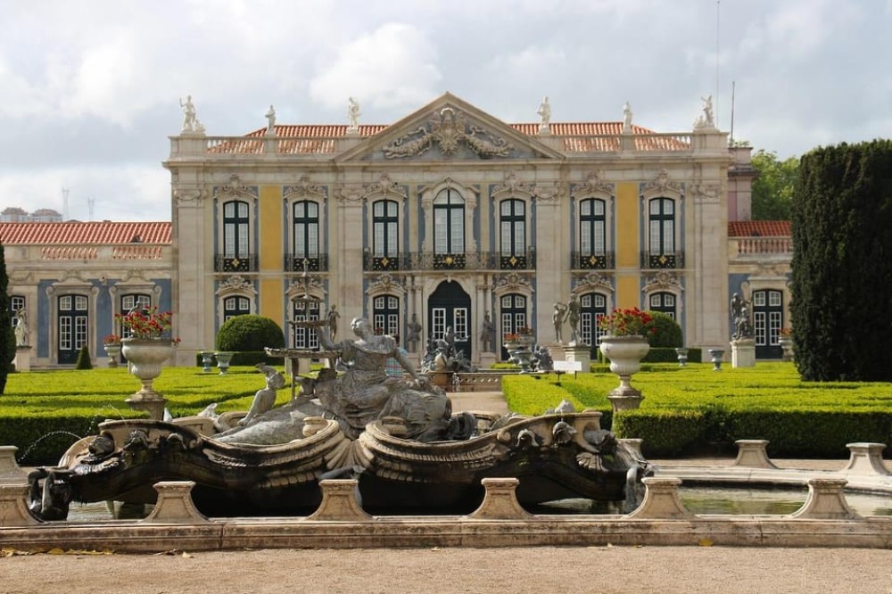 From Lisbon: Palacio Nacional de Queluz Private Tour | ®ExcursionMania