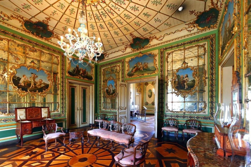 From Lisbon: Palacio Nacional de Queluz Private Tour | ®ExcursionMania