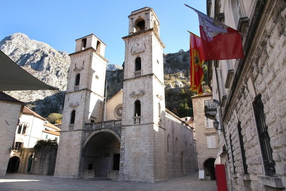 From Dubrovnik: Montenegro Day Trip with Boat Cruise | ®ExcursionMania