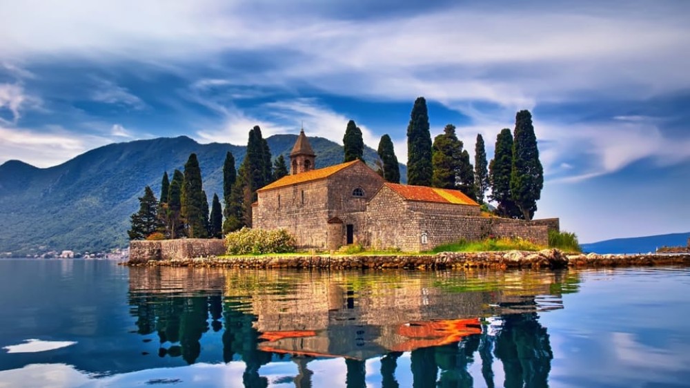 From Dubrovnik: Montenegro Day Trip with Boat Cruise | ®ExcursionMania