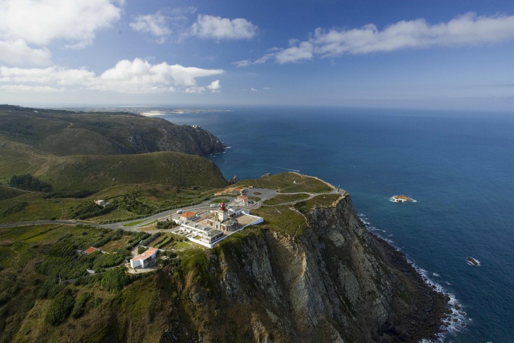 Lisbon: Private Sintra, Pena Palace Cabo da Roca & Cascais | ®ExcursionMania