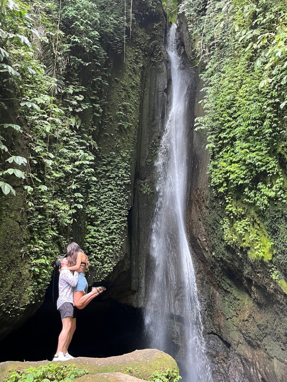Best Bali Day Trip: Bratan Temple, Hidden Waterfall, Handara Gate | ®ExcursionMania