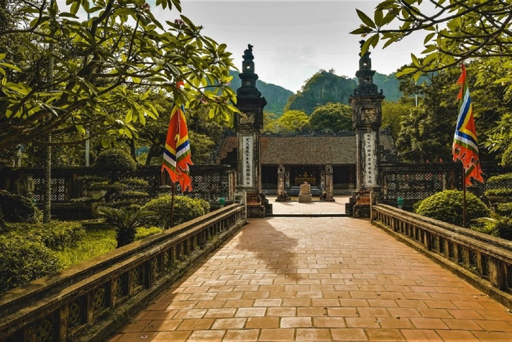 From Hanoi: Explore the Heritage of Hoa Lu, Hang Mua and Tam Coc | ®ExcursionMania