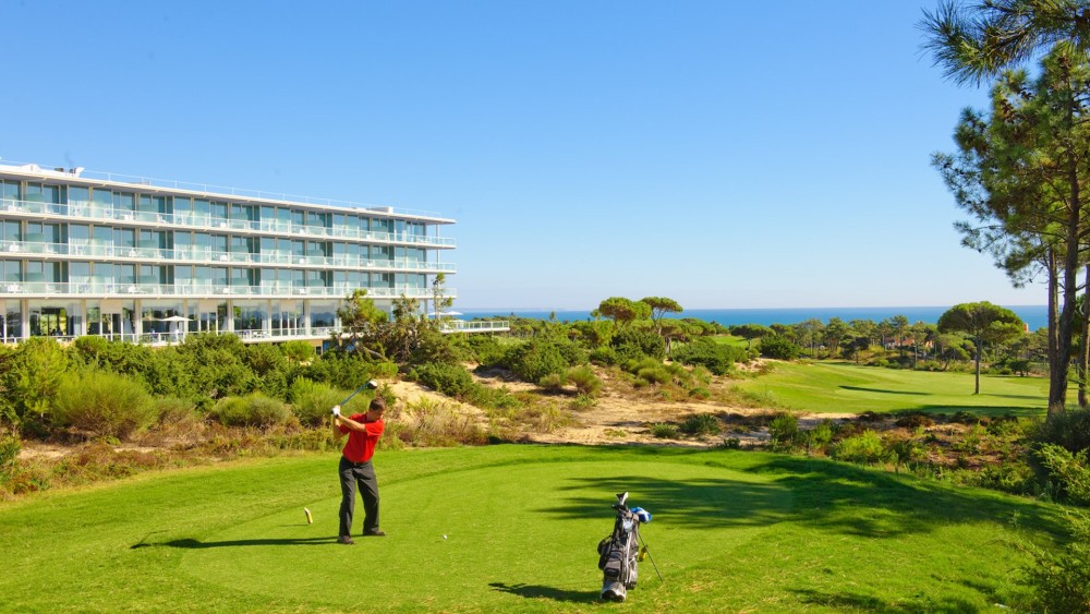 Lis: Golf Adventure with Coach, Transfers & Dining Concierge | ®ExcursionMania
