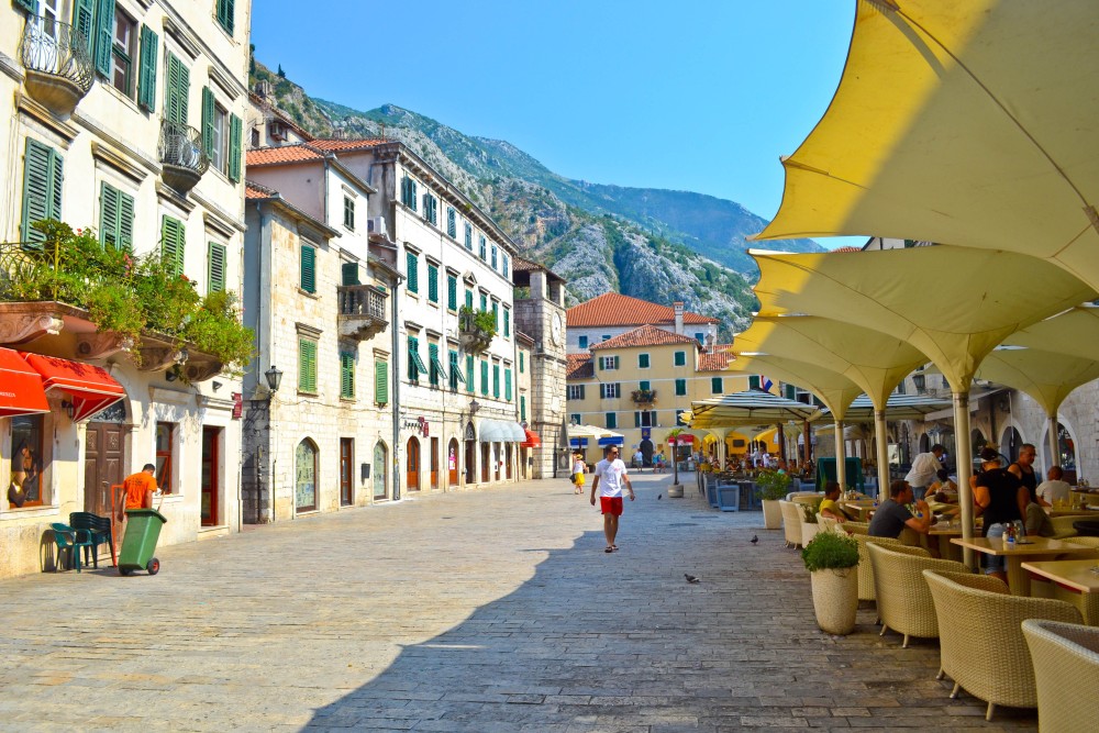 Dubrovnik: Montenegro Day Trip & Kotor Bay Short Boat Cruise | ®ExcursionMania