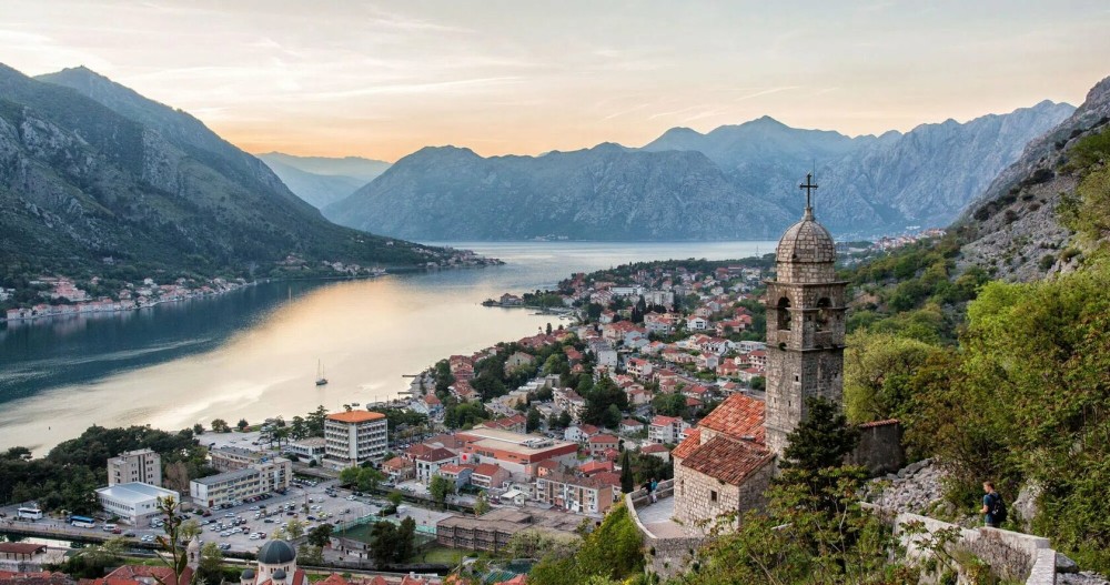 Dubrovnik: Montenegro Day Trip & Kotor Bay Short Boat Cruise | ®ExcursionMania