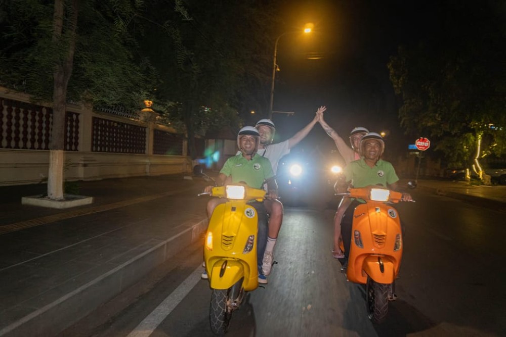Phnom Penh Night Foodie Vespa Tour | ®ExcursionMania
