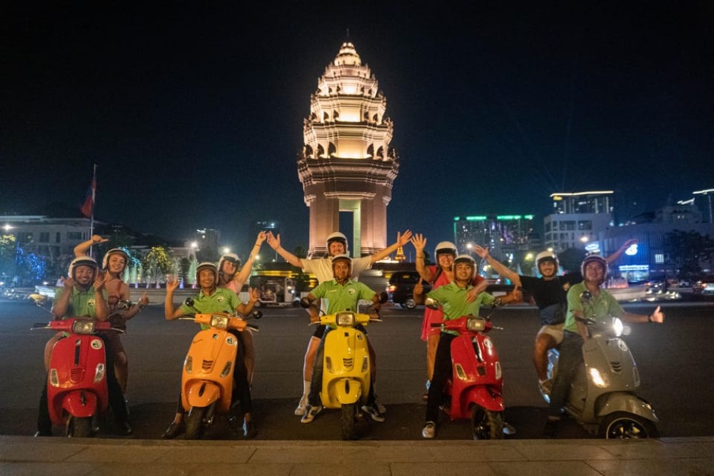 Phnom Penh Night Foodie Vespa Tour | ®ExcursionMania