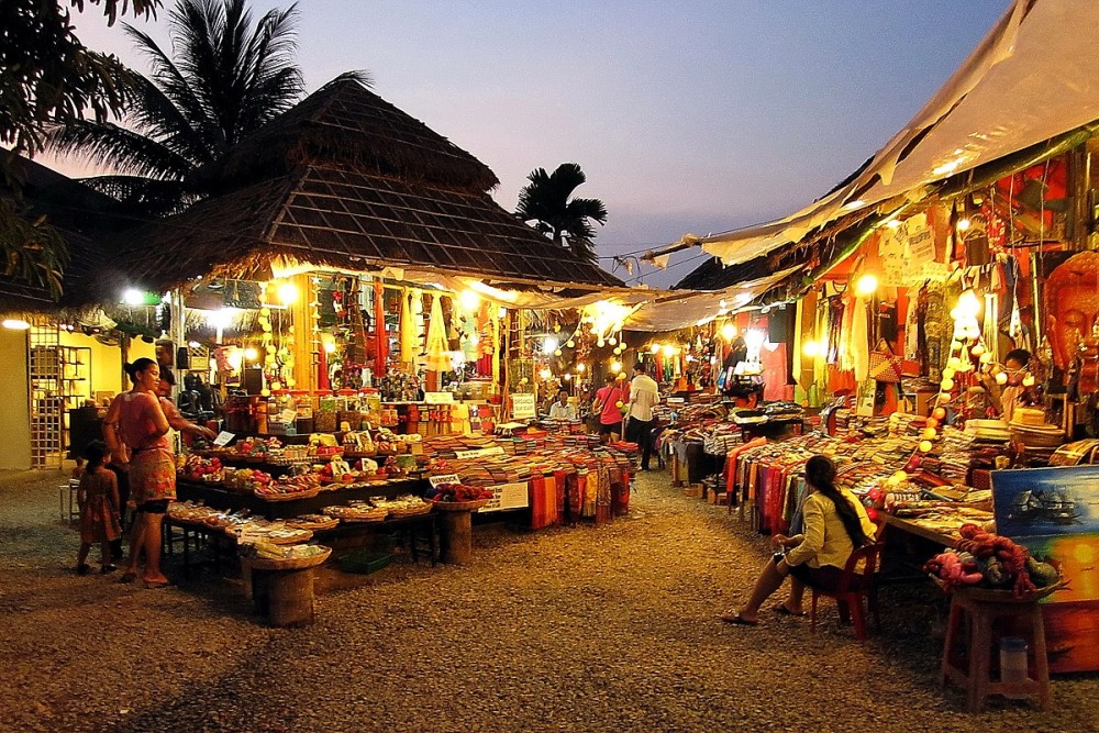 Siem Reap: Morning Foodie & Market Tour by Vespa | ®ExcursionMania