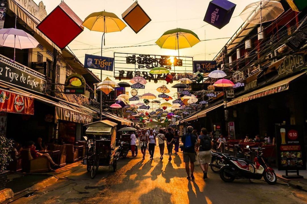 Siem Reap: Morning Foodie & Market Tour by Vespa | ®ExcursionMania