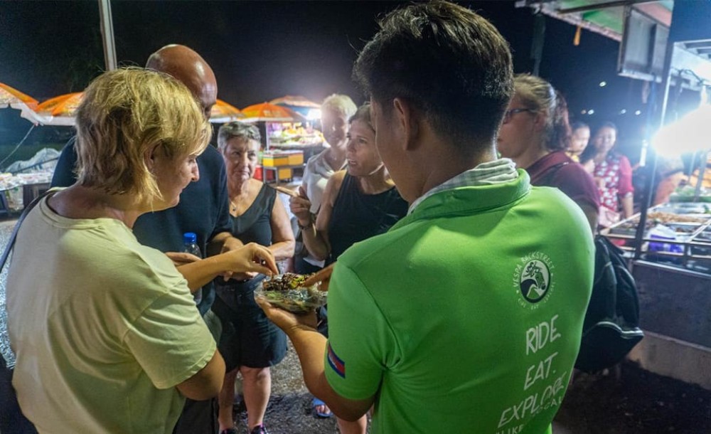 Siem Reap: Evening Foodie Vespa Tour | ®ExcursionMania