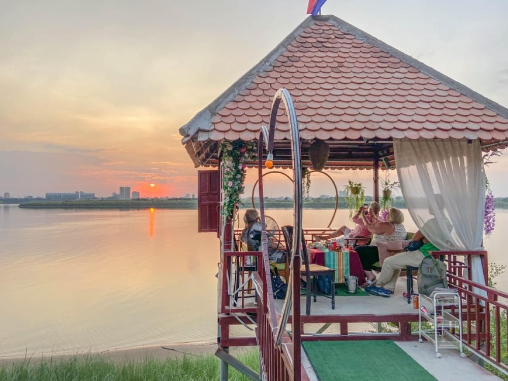 Phnom Penh Silk Island Sunset Haft Day Vespa Tour | ®ExcursionMania