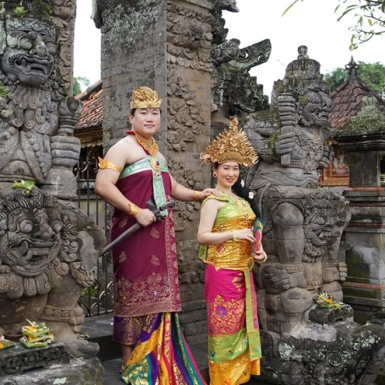 Ubud: Balinese Costume Photoshoot with Make Up | ®ExcursionMania