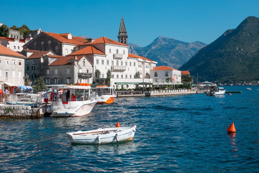 From Dubrovnik: Montenegro Day Trip with Cruise in Kotor Bay | ®ExcursionMania