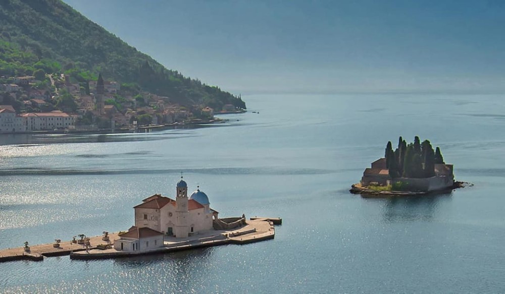 From Dubrovnik: Montenegro Day Trip with Cruise in Kotor Bay | ®ExcursionMania
