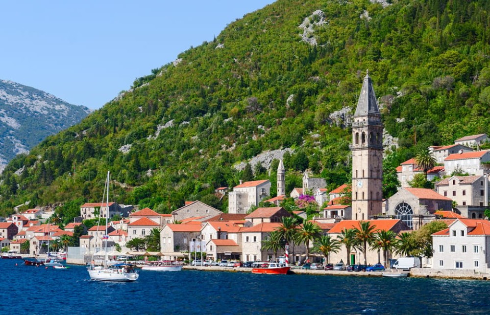 From Dubrovnik: Montenegro Day Trip with Cruise in Kotor Bay | ®ExcursionMania