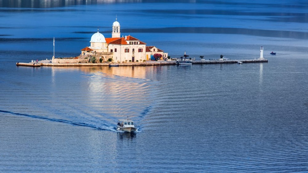 From Dubrovnik: Montenegro Day Trip with Cruise in Kotor Bay | ®ExcursionMania