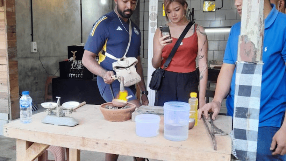 Ubud Center: Silver Class Experience with 7gr Hand Made | ®ExcursionMania