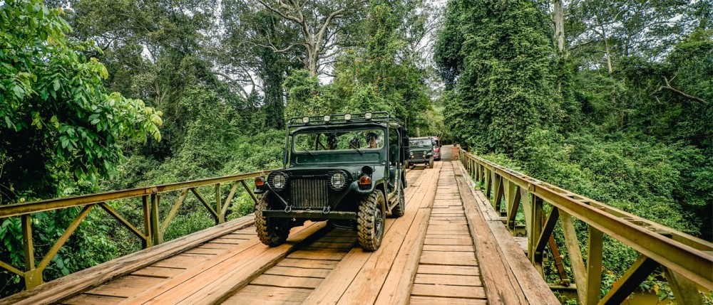 Angkor Wat: Sunrise Jeep Tour with Breakfast and Lunch | ®ExcursionMania