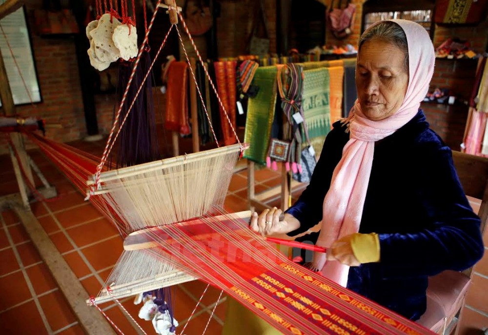Northern Craft Villages Tour: Ha Thai, Chuong & Quang Phu Cau | ®ExcursionMania
